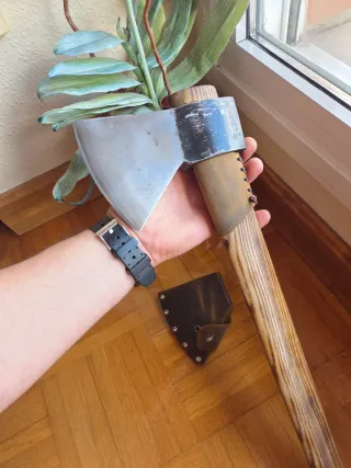 Hacha Bellota 700g con funda