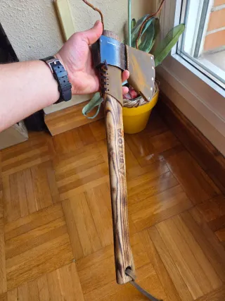 Hacha Bellota 700g con funda