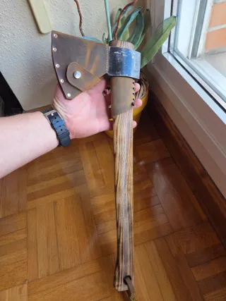 Hacha Bellota 700g con funda