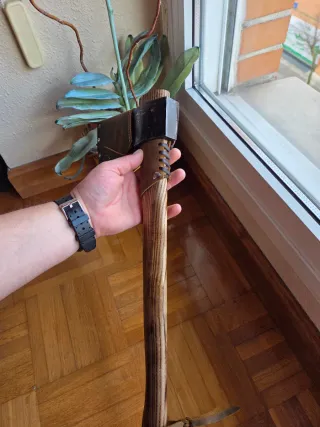 Hacha Bellota 700g con funda