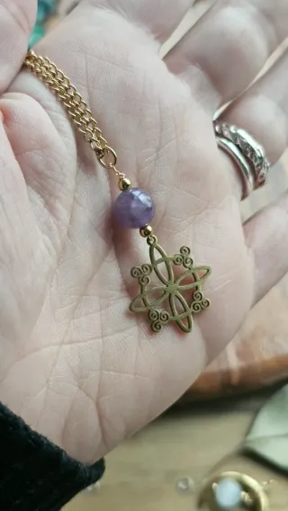 Ciondolo Nodo Strega Ametista Pietra Naturale Dora
