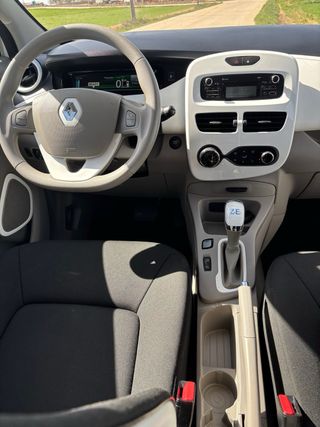 SOLO 28.000 KM • RENAULT ZOE • BAT PROPIA • AUT 30