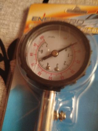 Manómetro/Calibrador de Presión Neumáticos