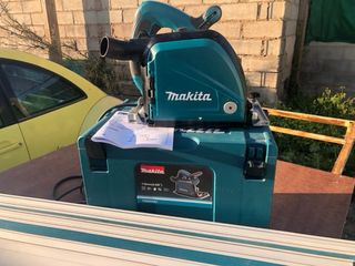 Sierra circular Makita con reglas