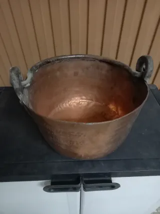 Caldera de cobre. Antigua.
