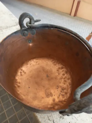 Caldera de cobre. Antigua.