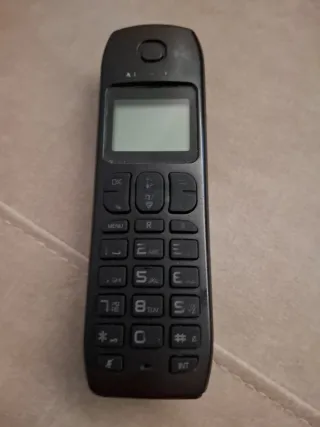 Teléfono fijo negro