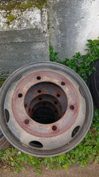 Llantas Camión 17.5