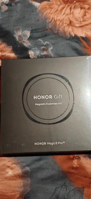 Honor Gift Magnetic Essentials Kit
