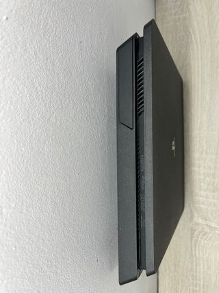 PS4 Slim 1TB + 9 Juegos + 2 Mandos