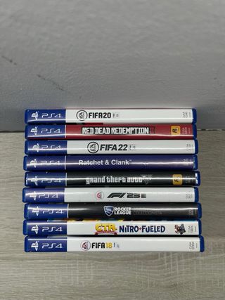 PS4 Slim 1TB + 9 Juegos + 2 Mandos