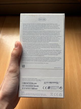 iPhone 8 Blanco 64 GB + EarPods