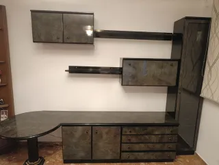 Mueble de salón modular negro y verde y vitrina