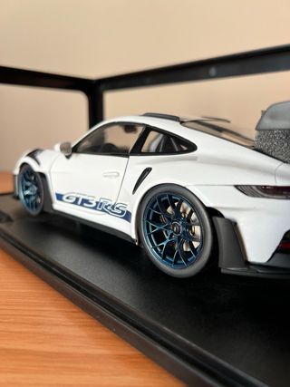Porsche 911 GT3 RS 1:18