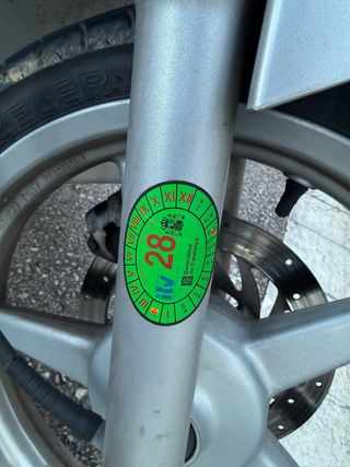 KYMCO People S 125 Plata tricapa perlado.