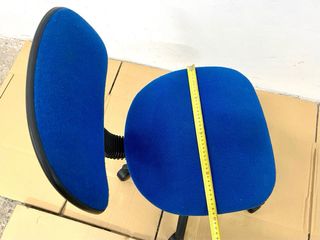 Silla de escritorio infantil azul con ruedas