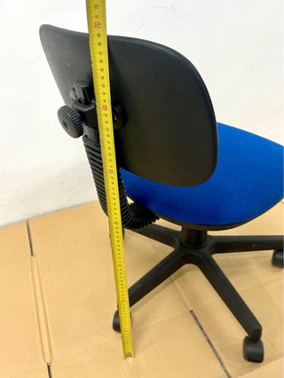 Silla de escritorio infantil azul con ruedas