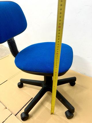 Silla de escritorio infantil azul con ruedas