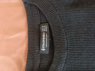 Camiseta canalé negra Stradivarius Talla S