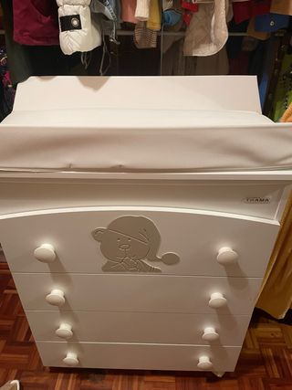 Cómoda TRAMA con bañera