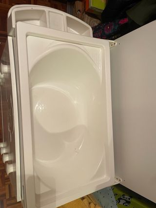 Cómoda TRAMA con bañera