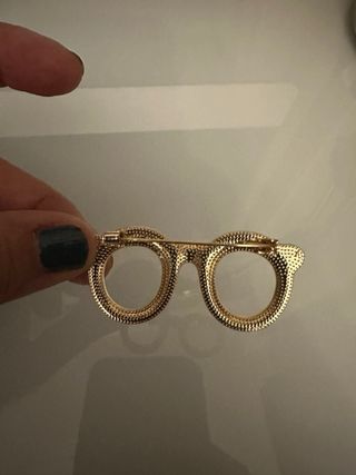 Broche gafas brillantes