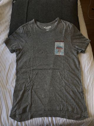 Camisetas de diferentes marcas