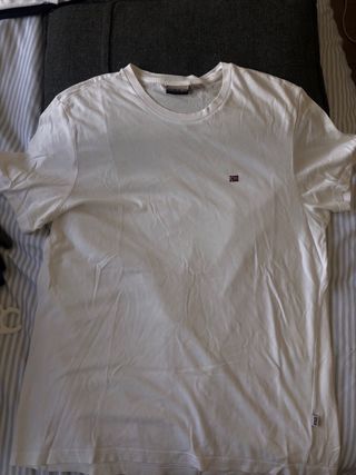 Camisetas de diferentes marcas