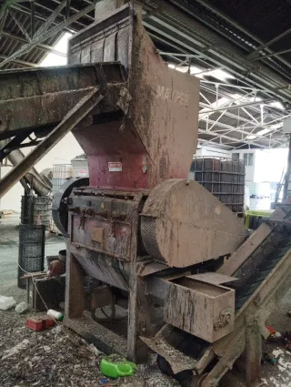 Molino triturador de plásticos industrial