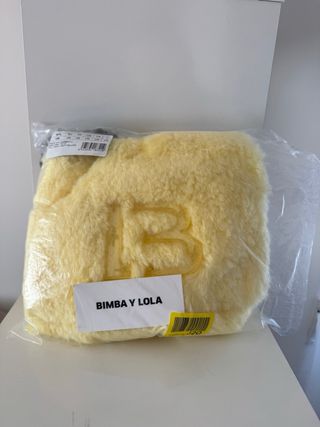 Bolso Clutch Bimba y Lola Amarillo Nuevo