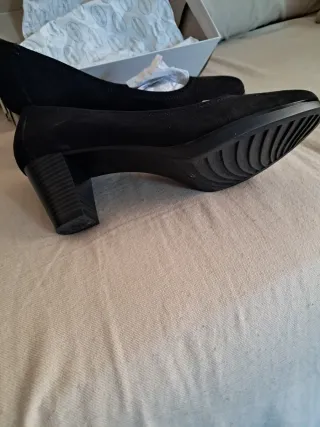 Zapatos de ante negros para mujer