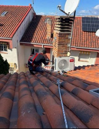 Técnico Reparación instalación Aire acondicionado