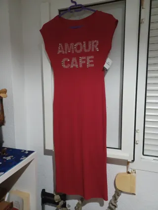 Vestido rojo con pedrería