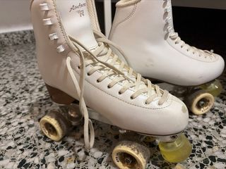 Patines de 4 ruedas blancos