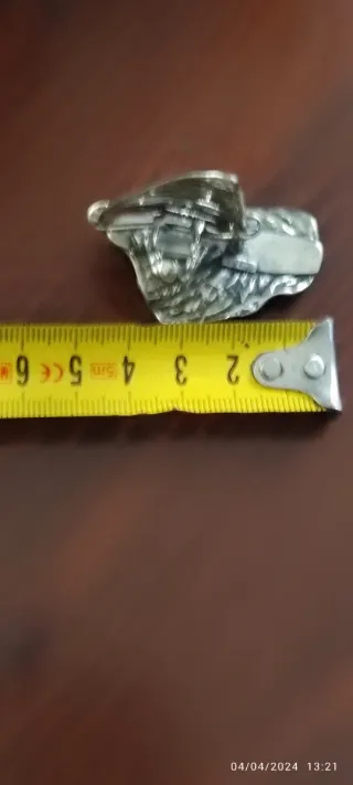 Miniatura plata de ley surfista