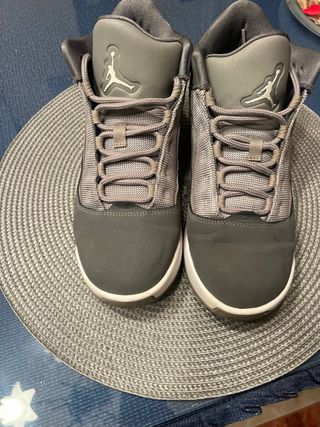 Zapatillas Jordan Grises
