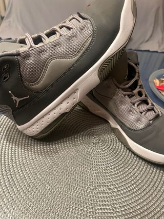Zapatillas Jordan Grises
