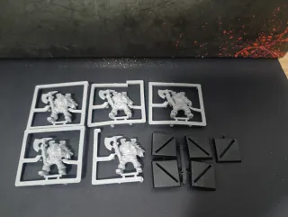 Warhammer 5 guerreros del caos 4 edición