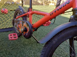 Bicicleta infantil 16" Decathlon de 4 a 6 años.