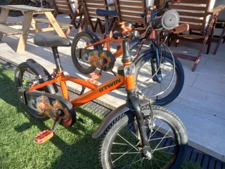 Bicicleta infantil 16" Decathlon de 4 a 6 años.