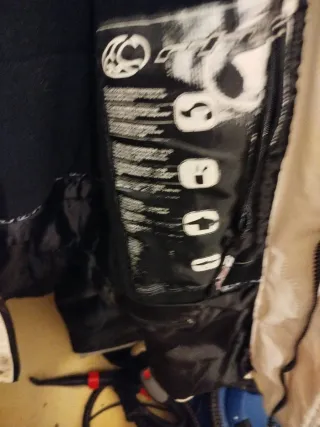 Chaqueta Ryu Star Hombre Negra y Roja