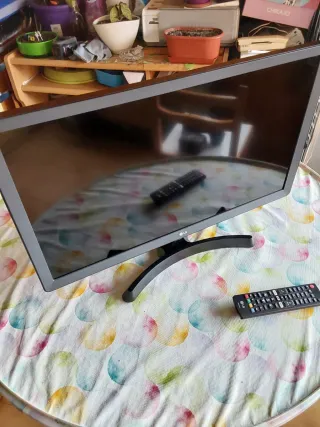 TV LG LED FULL HD SMART TV