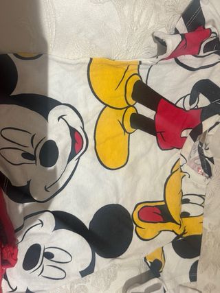 Conjunto Mickey Mouse Camiseta y Sudadera