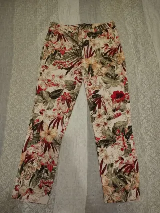 Pantalón Zara Estampado Flores Talla M