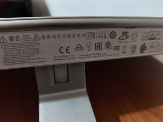 Monitor HP 24 bianco e argento