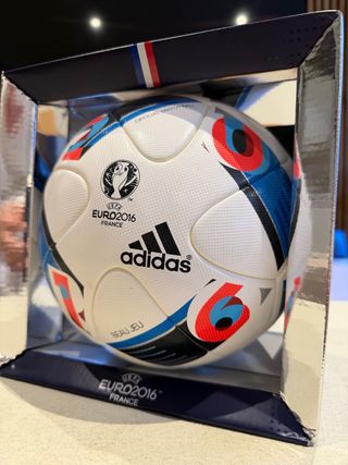 Balón Oficial Euro 2016 Adidas Beau Jeu de segunda mano por 179,99