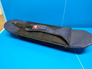 Skate con ruedas apiladas