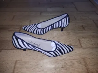 Zapatos Richard estampado cebra