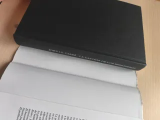"La canción de los misioneros" de John Le Carré