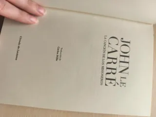 "La canción de los misioneros" de John Le Carré